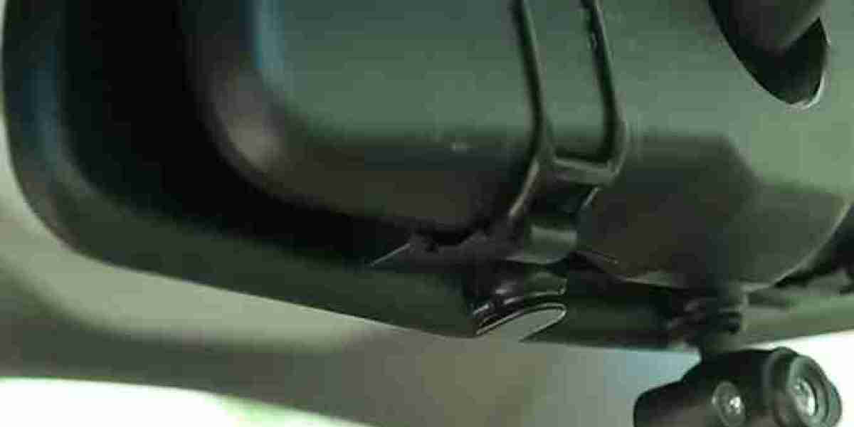 How to Fix a Rear View Mirror Camera That Won't Turn On