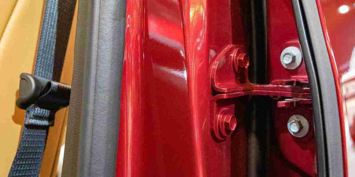 Automotive Door Hinges Market Evolution: The Impact of Lightweight Materials and Safety Features