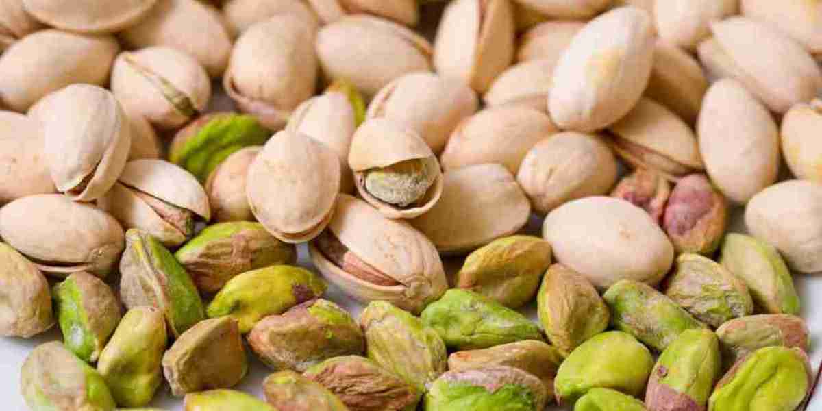 Pistachio Market Challenges: Tackling Climate Shifts, Harvesting Issues, and Market Price Fluctuations in Global Trade