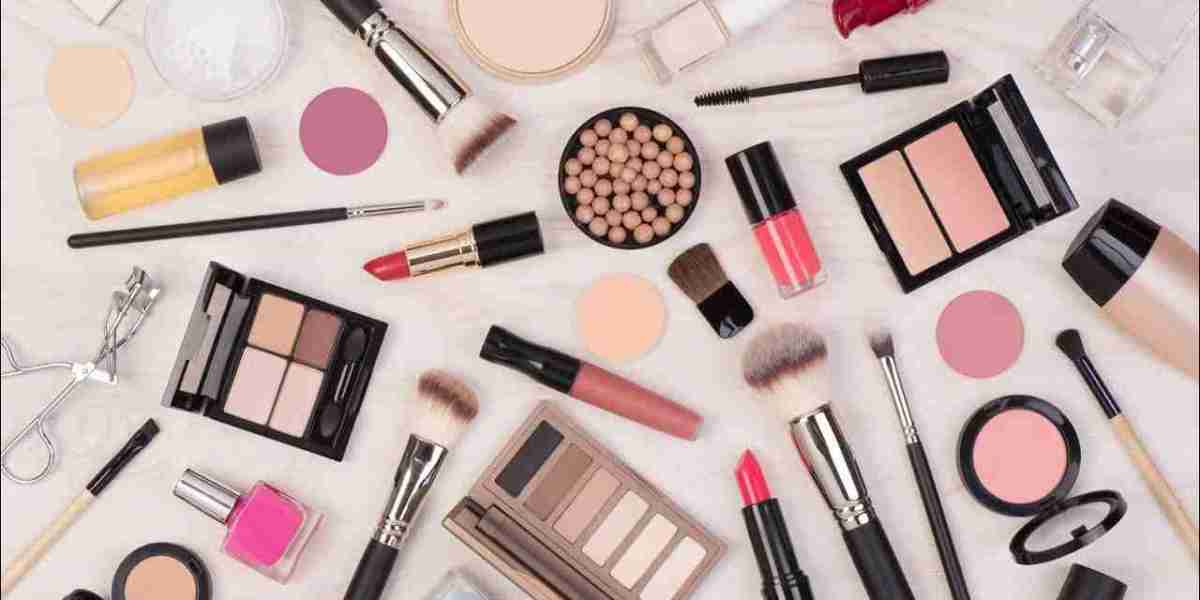 Makeup Market Landscape and the Role of Technology in Consumer Behavior