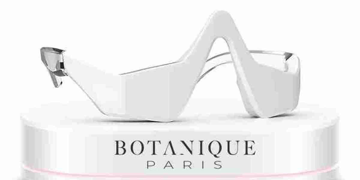 Botanique Paris: Under Eye Red Light Therapy Products