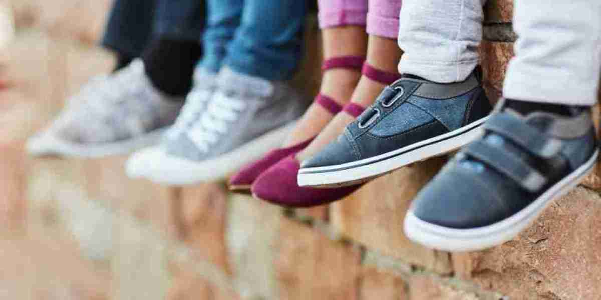 Kids Footwear Market Growth Prospects: How New Trends Are Impacting the Sector