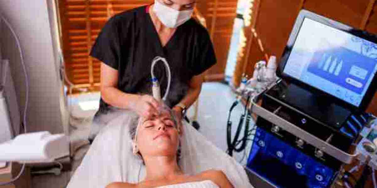 Hydrafacial Packages in Abu Dhabi: Affordable Deals for Glowing Skin