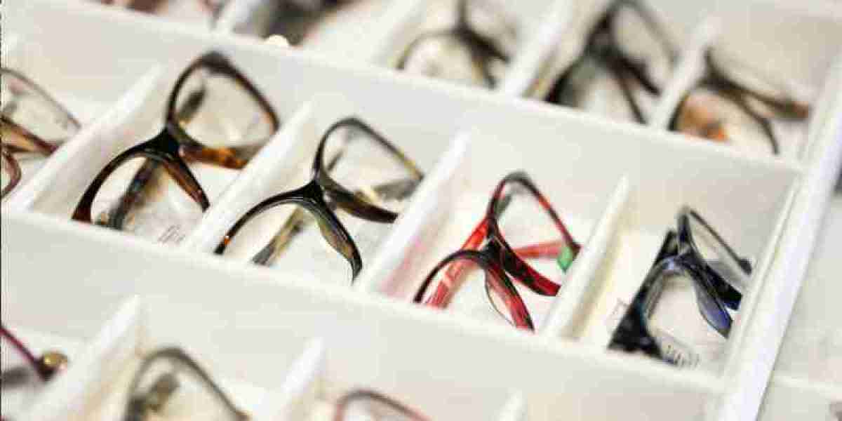 Australia Eyewear Market: Growth, Trends, and Future Outlook (2023-2032)