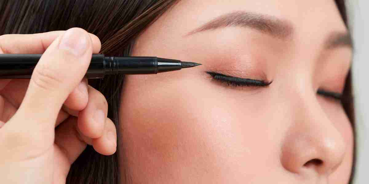 Eyeliner Market Overview Sustainability and Ethical Considerations in Production