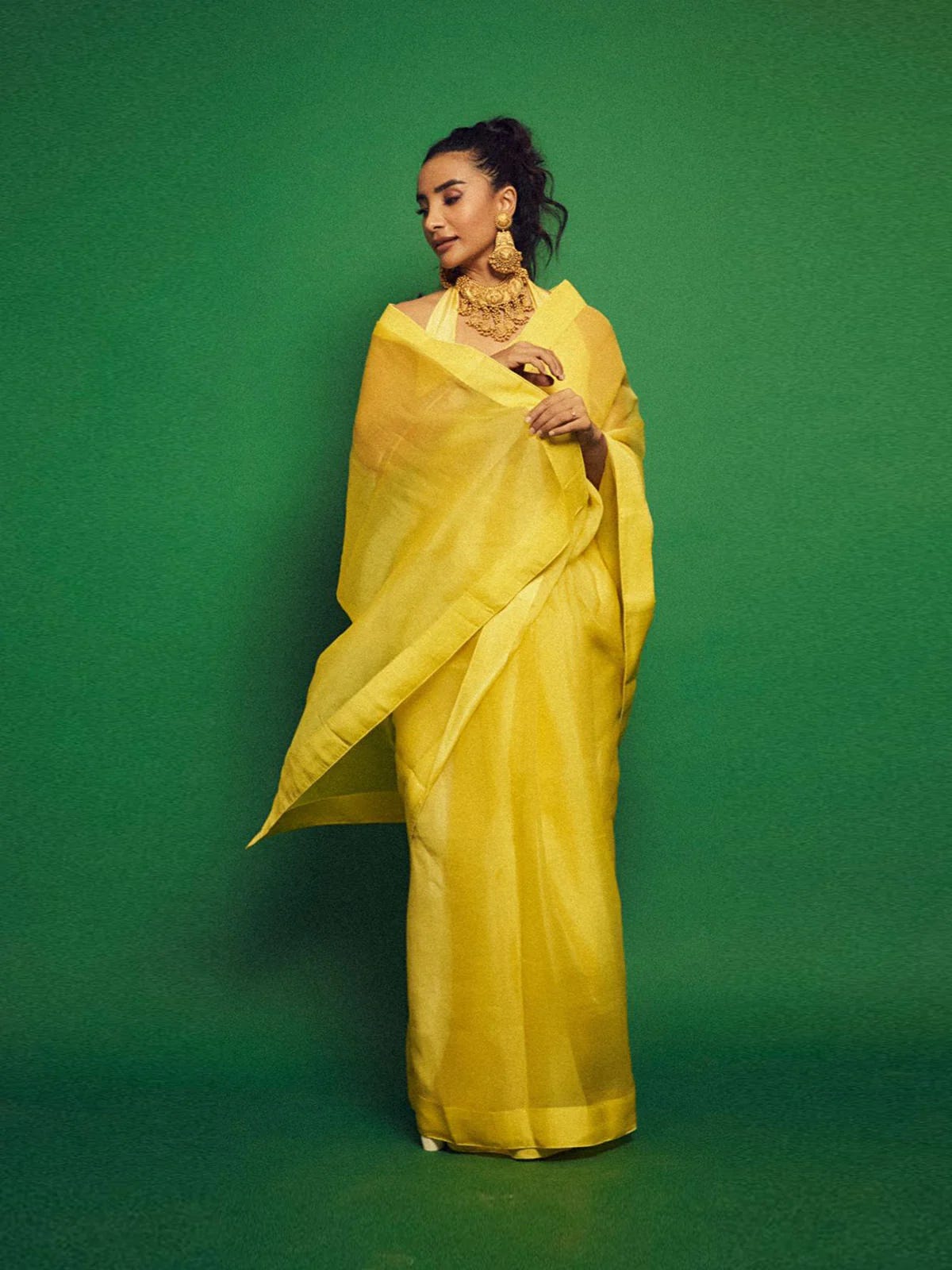 Saree for Haldi Function: Embrace Tradition with a Stunning Yellow Saree | by Ekaya Banaras | Apr, 2025 | Medium