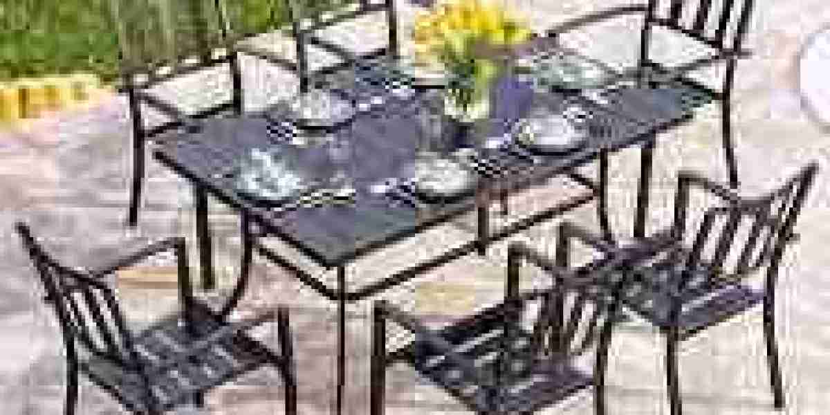 Outdoor Dining Table Market Entry Guide: Key Strategies for New Brands Targeting Niche Segments