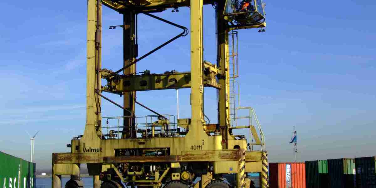 Straddle Carrier Market Opportunity: Increased Trade Volumes and Smart Port Solutions Fueling Future Growth