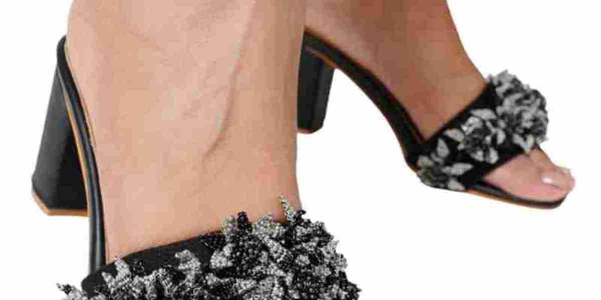Step in Style: Top Footwear Picks for Women in 2025