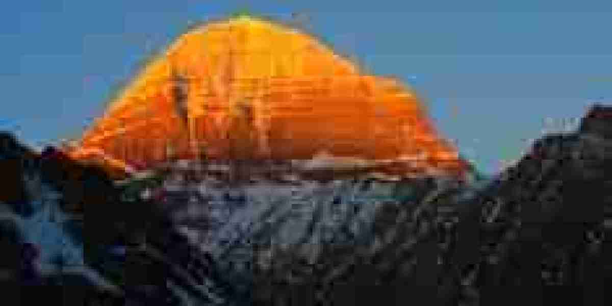 A Kailash Mansarovar Yatra by Helicopter: An Adventurous Traveler