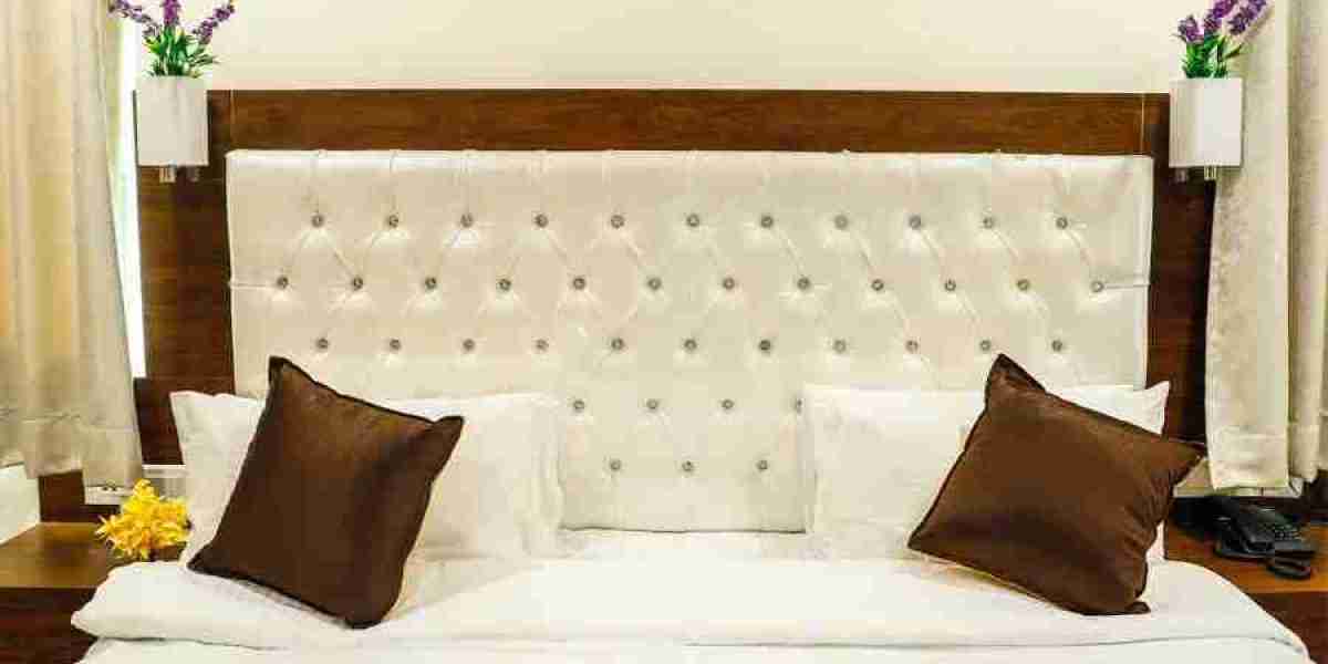 Hotel RN Grand - Luxury Hotel Near Railway Station with Affordable Rooms in Governor Peta