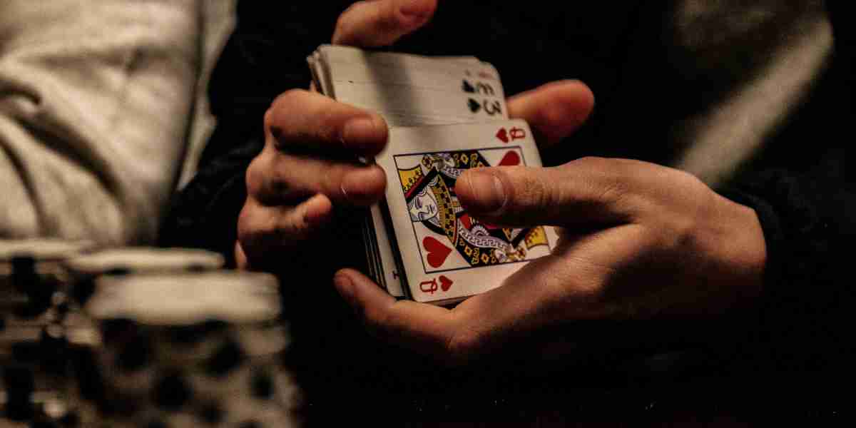 The Rise of Live Dealer Games: Experience and Technology Trends Shaping Online Casinos in 2025