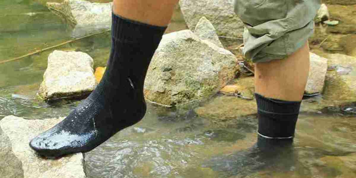 Waterproof Socks Market: Value Chain Analysis and Retail Expansion Trends