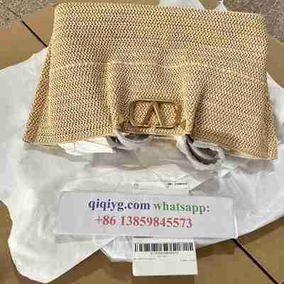 **qiqiyg.com  whatsapp: +8613859845573 – Best Wholesale Supplier for Shoes, Belts & Watches – Fa Profile Picture