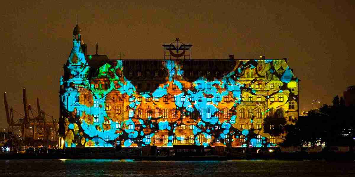 Projection Mapping for Brands: Turning Walls into Interactive Billboards