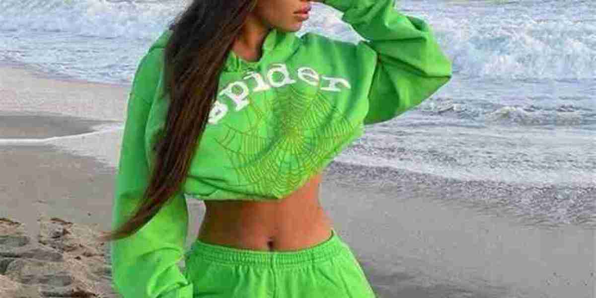 Street Elegance: The Stylish Hoodie’s Fashion Revolution