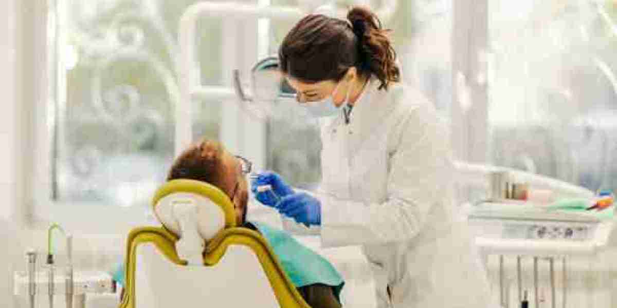 Comparing Dental Clinics in Riyadh: Services, Technology, and Expertise
