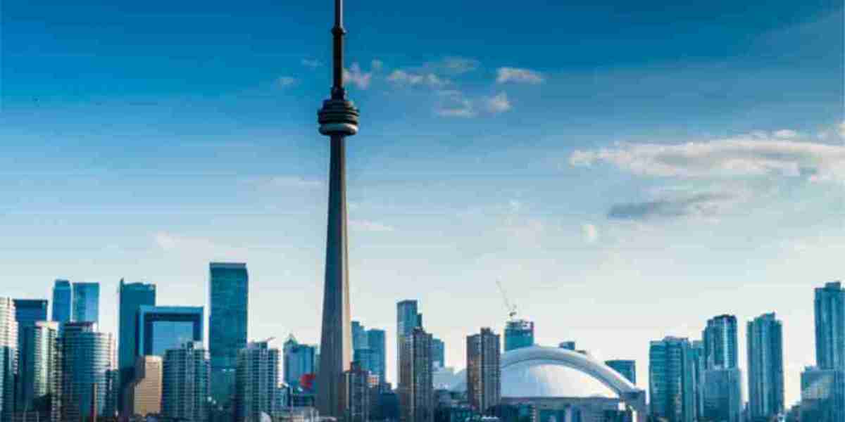 What are the admission requirements for international students in Canada?