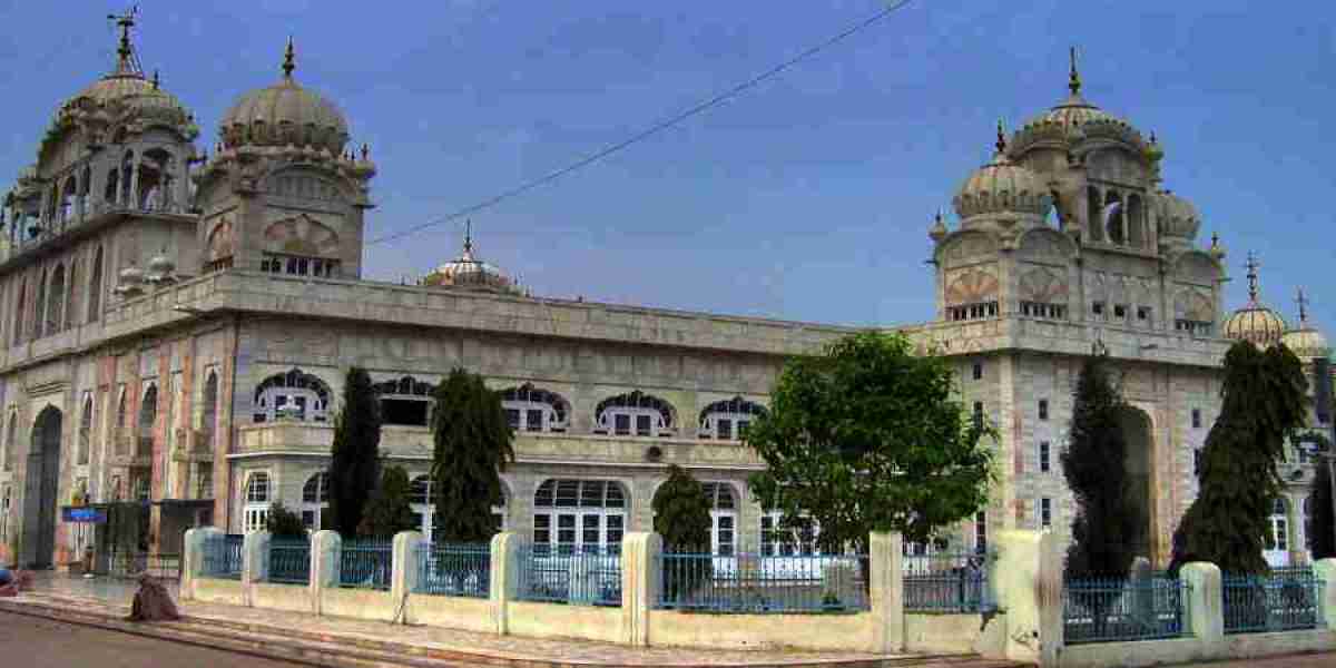Agra To Lucknow Cab