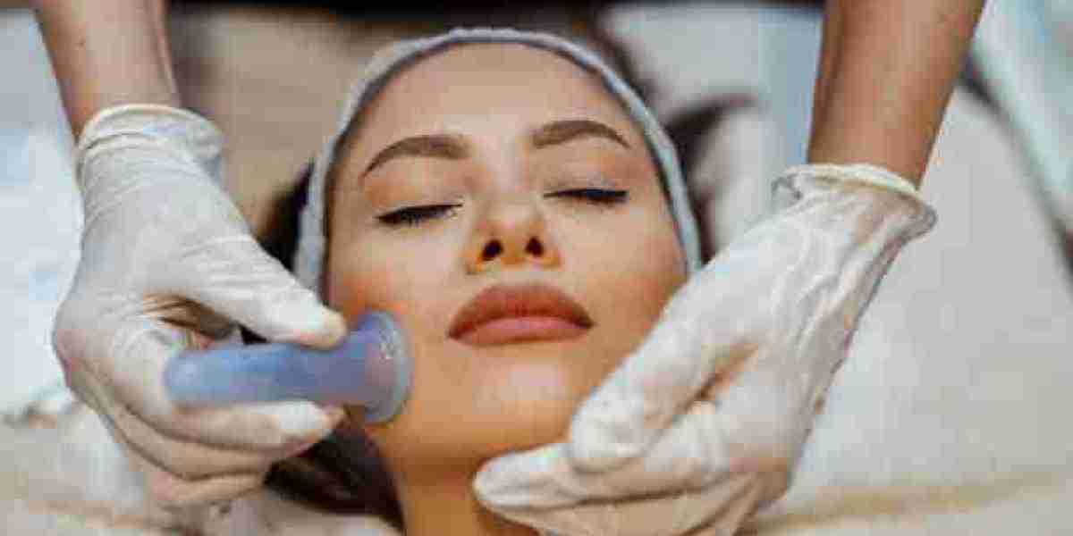 How Chemical Peels Improve Skin Texture: Real Riyadh Patient Stories